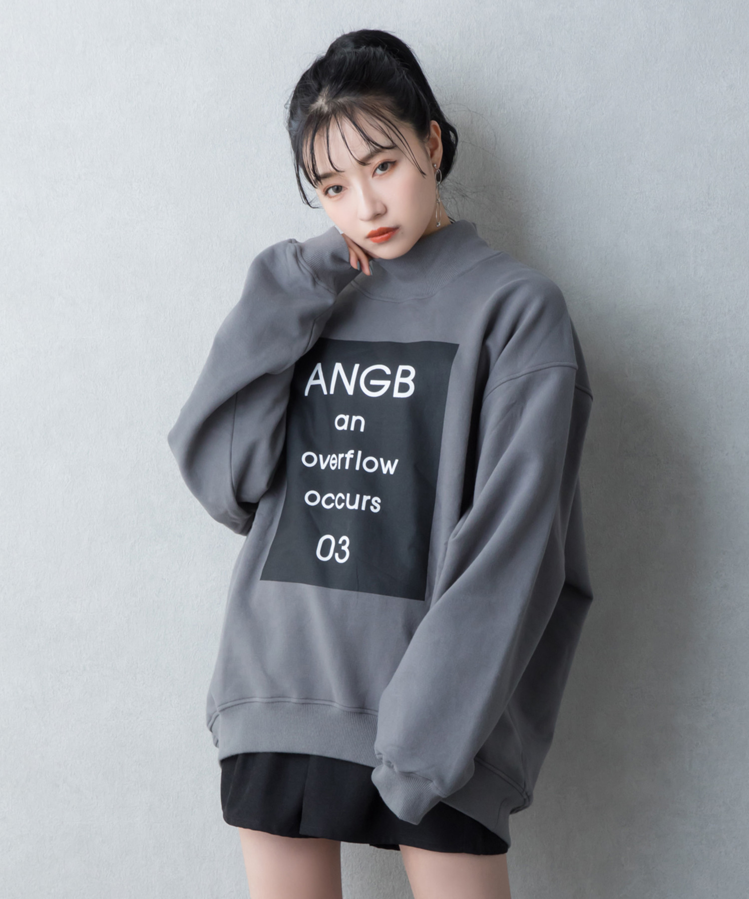 UNISEX ボックススウェット