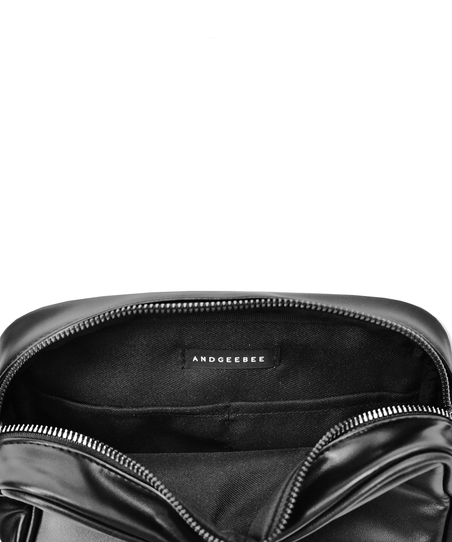 フェイクレザースクエアショルダーバッグ