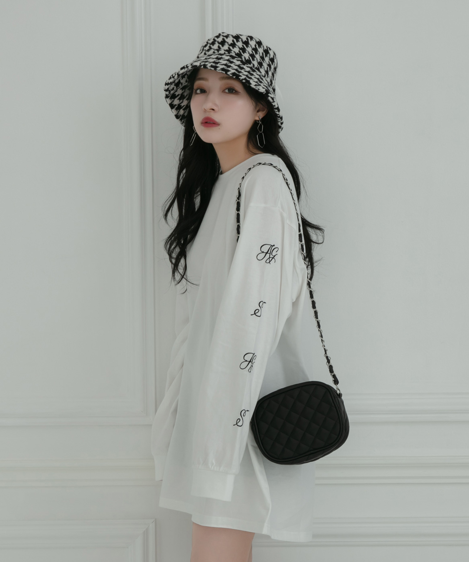 SELECT 千鳥バケットハット