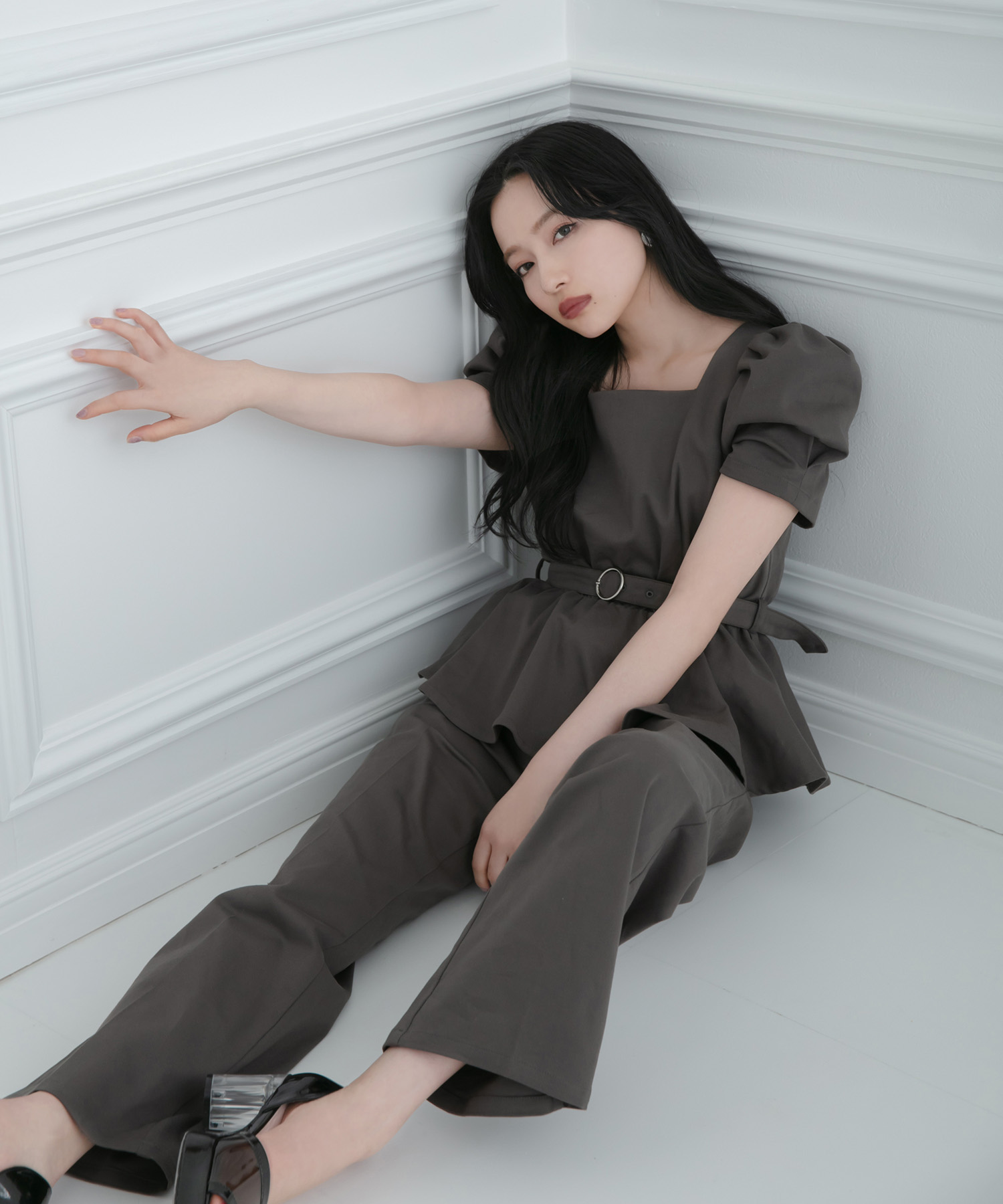 ペプラムトップス