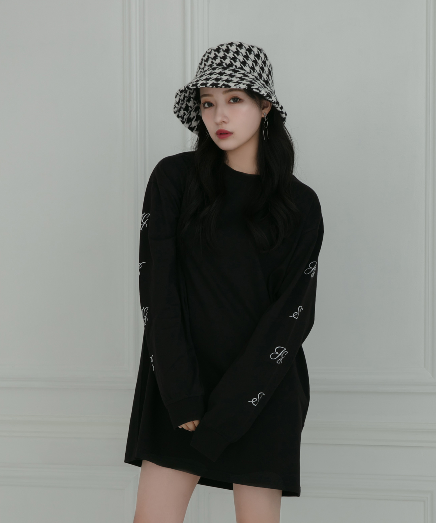 UNISEX ロゴスリーブロンT