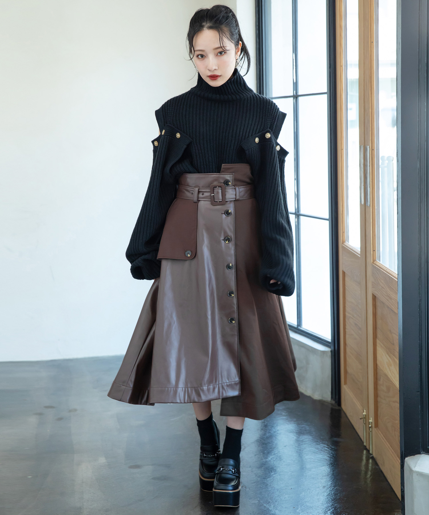 フェイクレザードッキングスカート