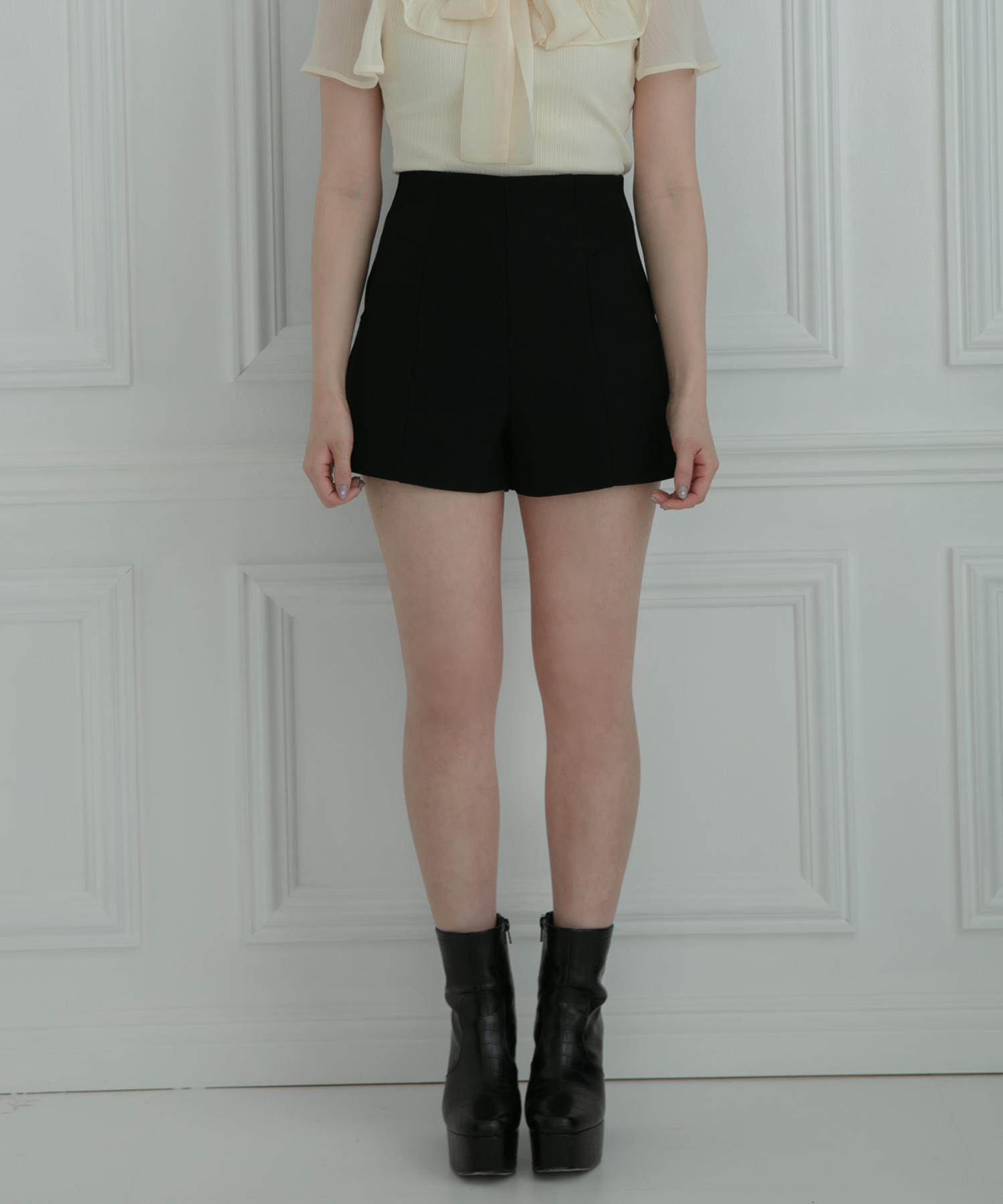 SELECT ハイウエストショーパン