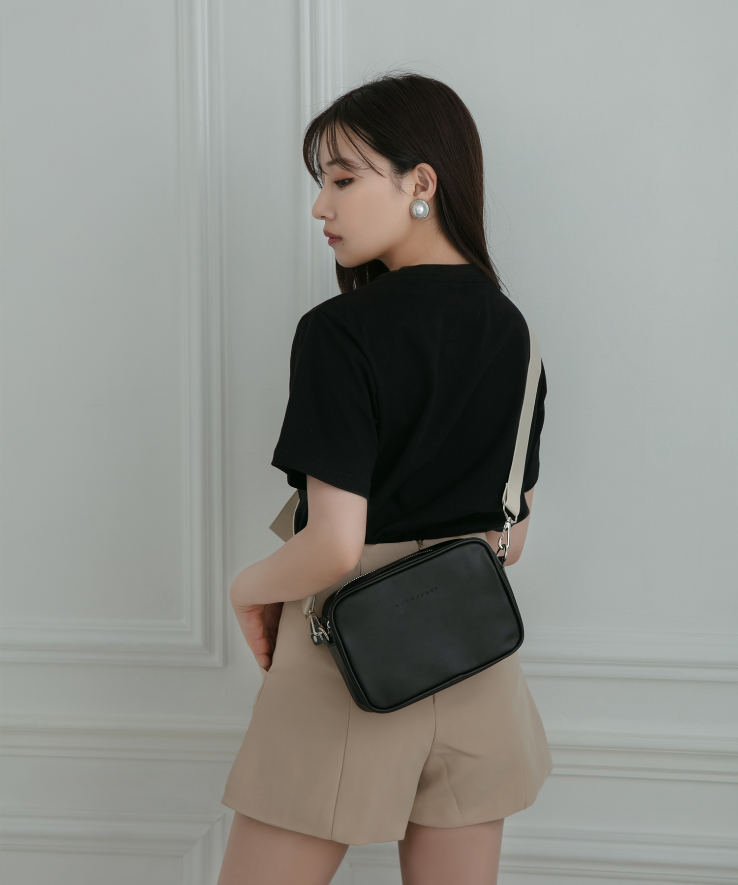 フェイクレザースクエアショルダーバッグ