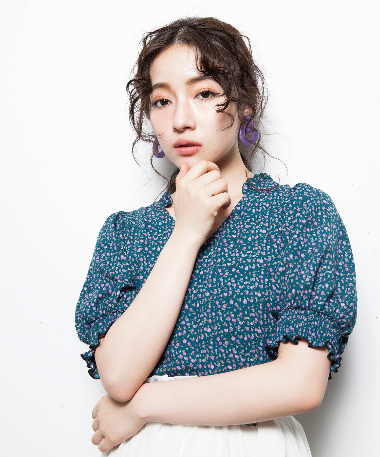 フリルエリトップス