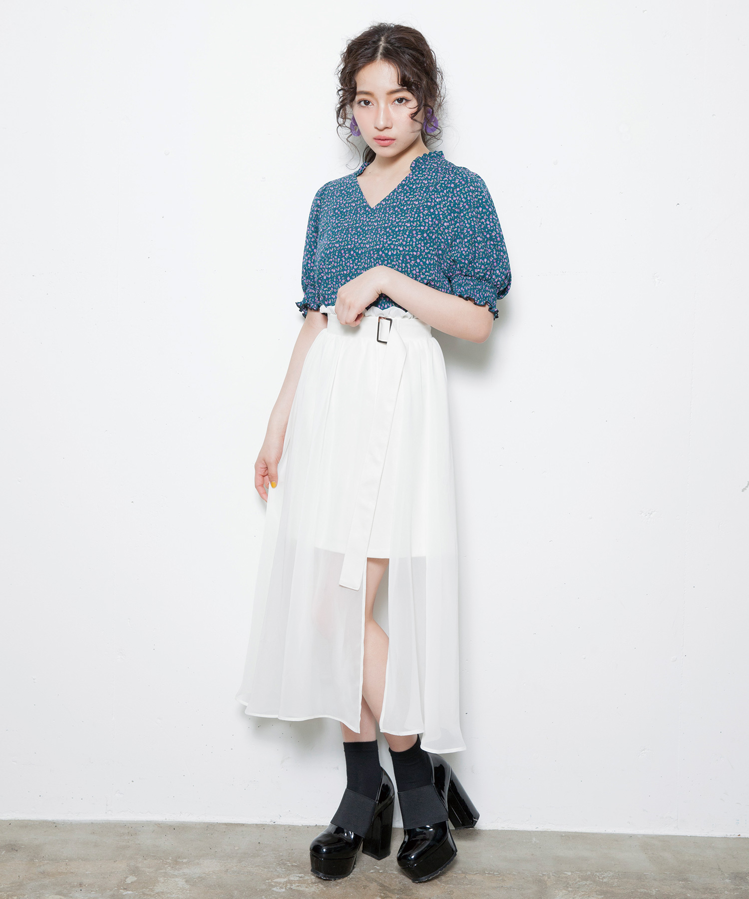 フリルエリトップス