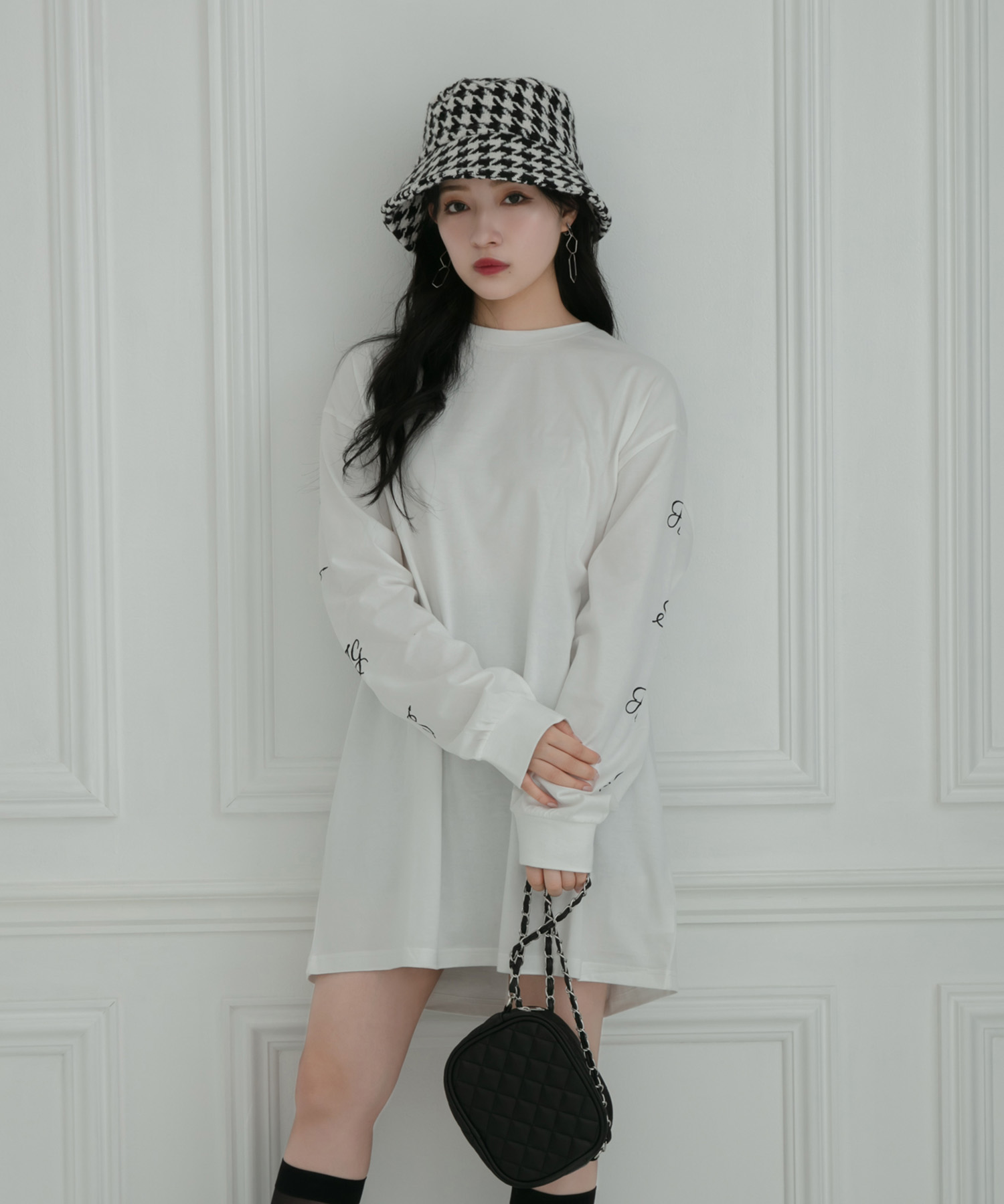 UNISEX ロゴスリーブロンT