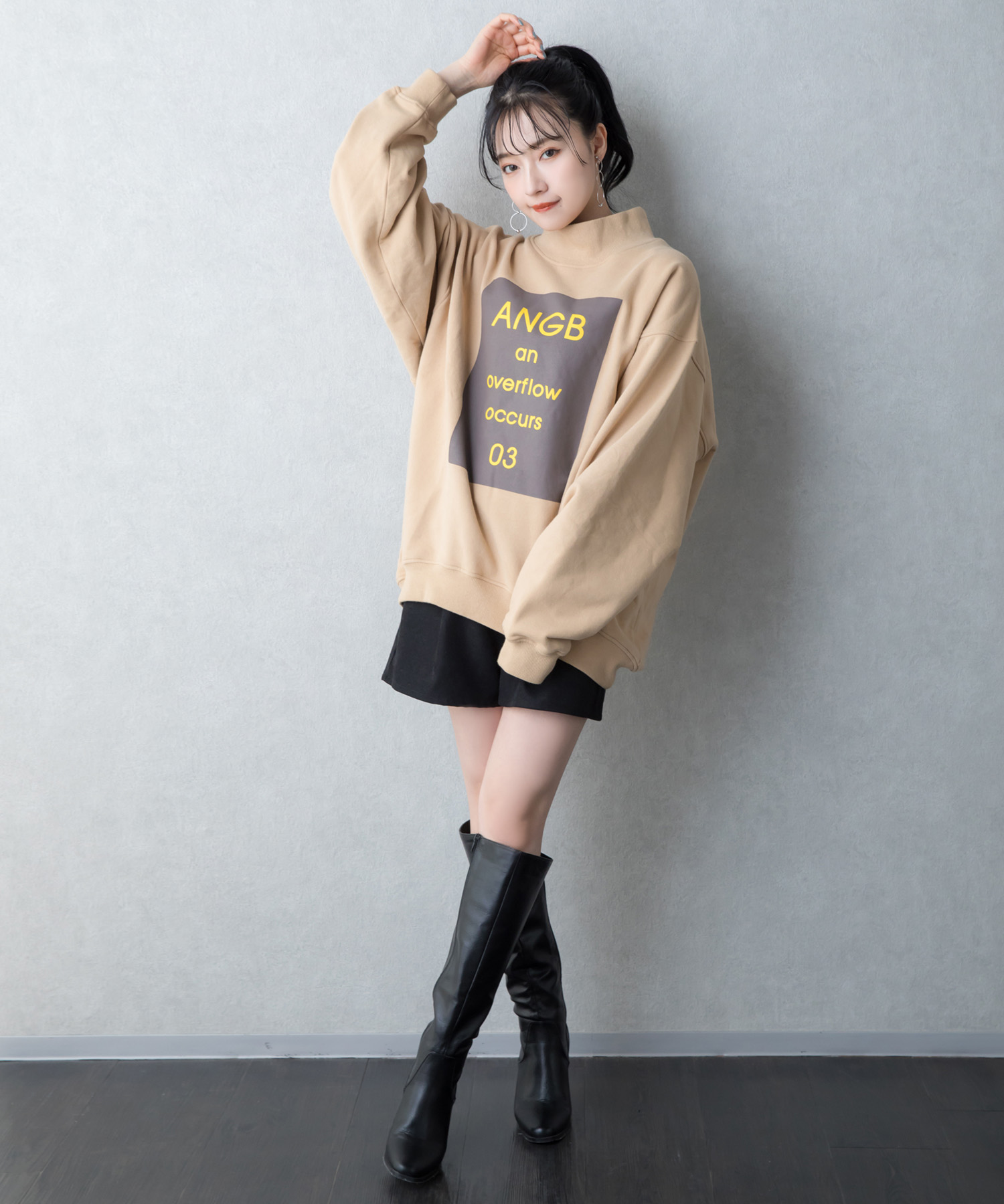 UNISEX ボックススウェット