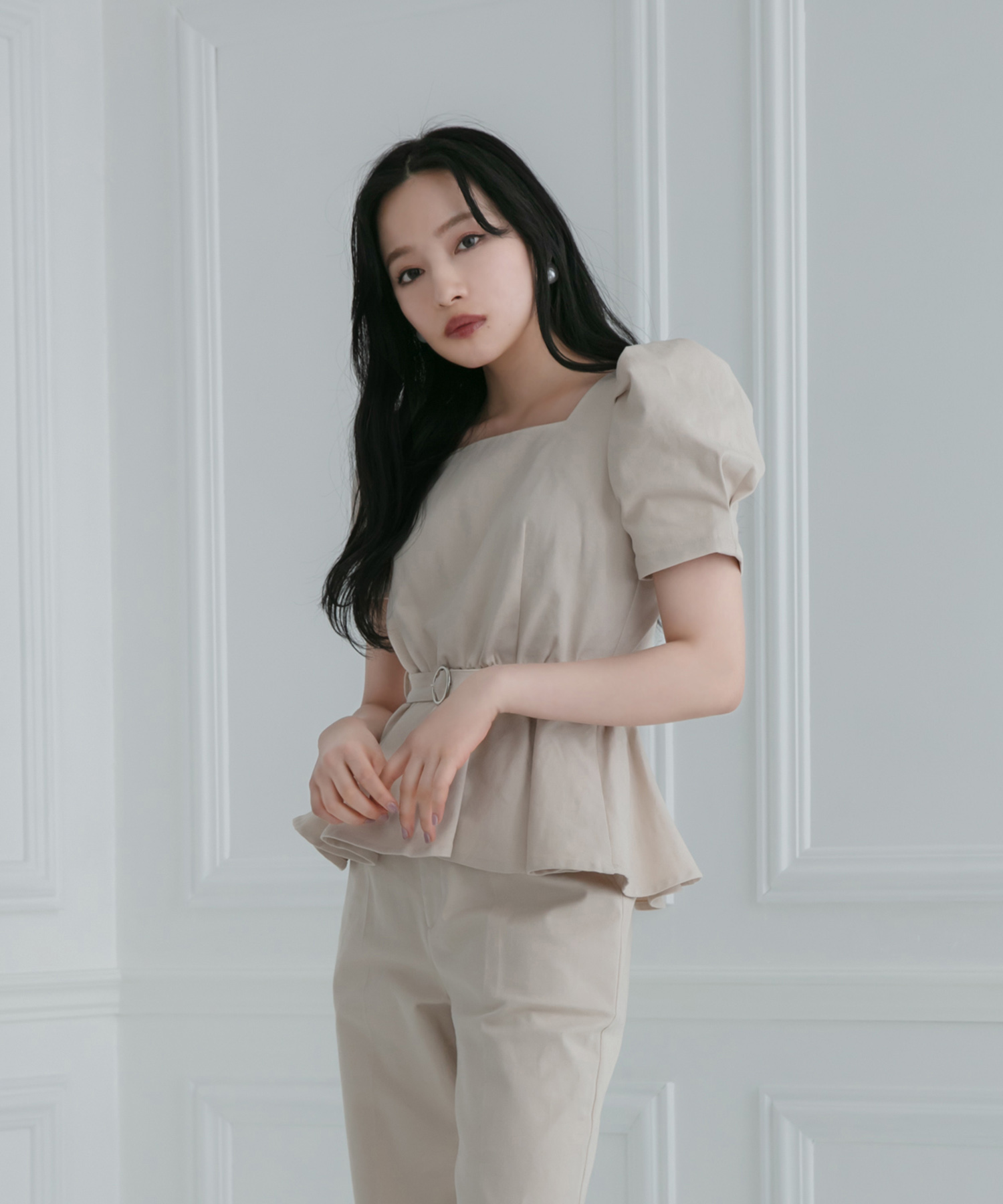 ペプラムトップス