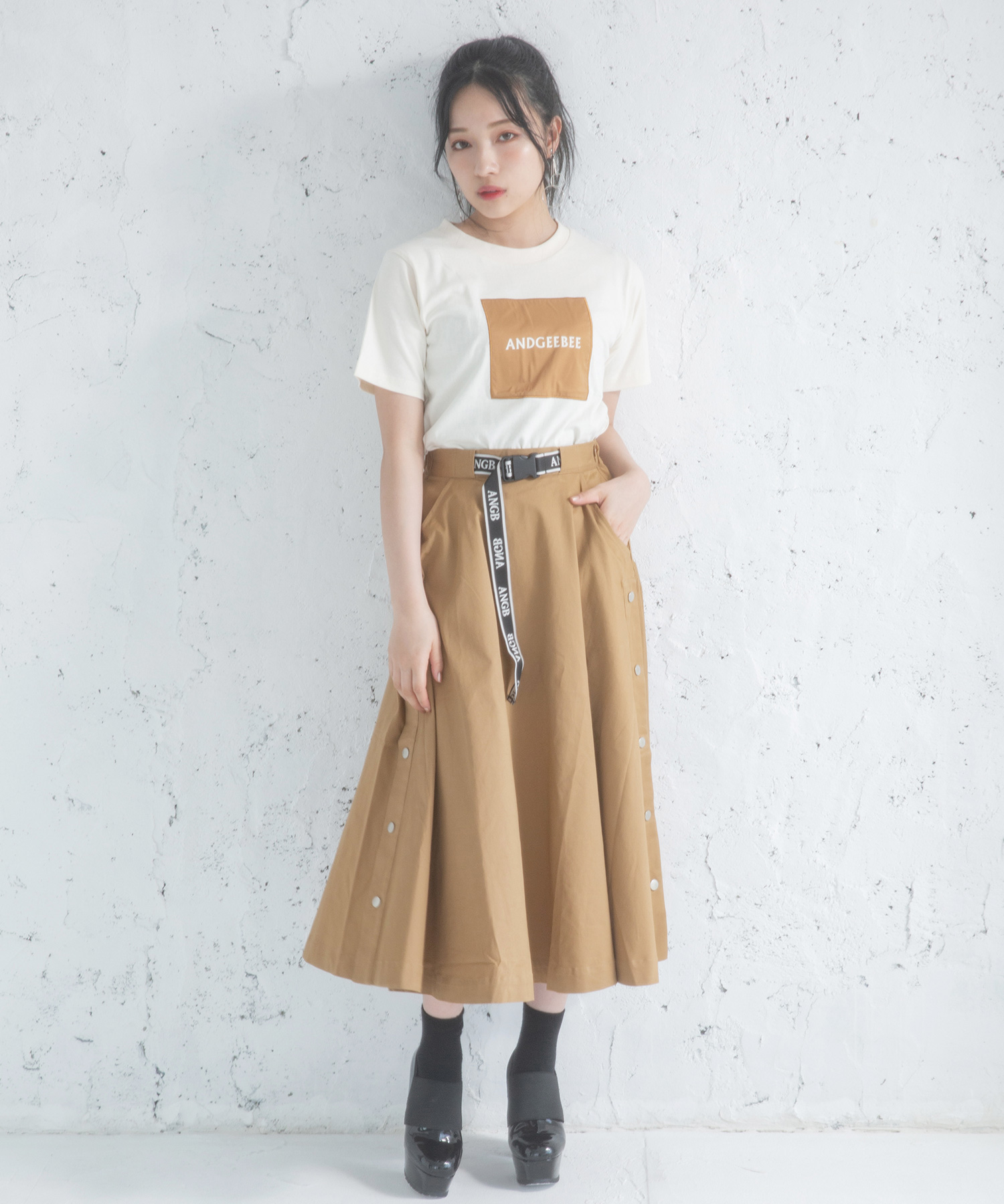 サイドボタンフレアスカート