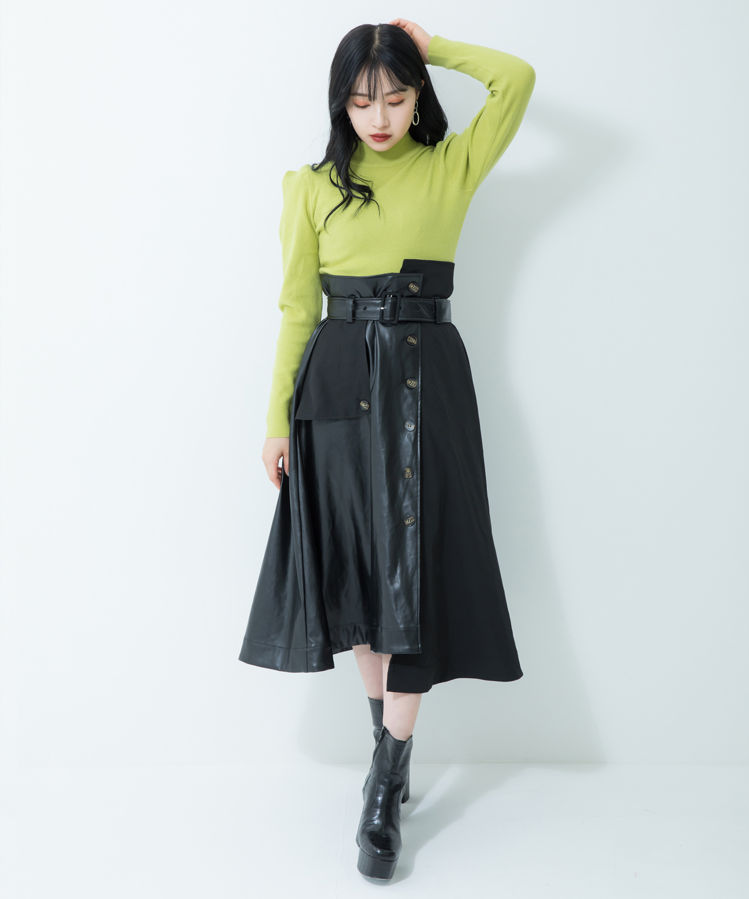 フェイクレザードッキングスカート