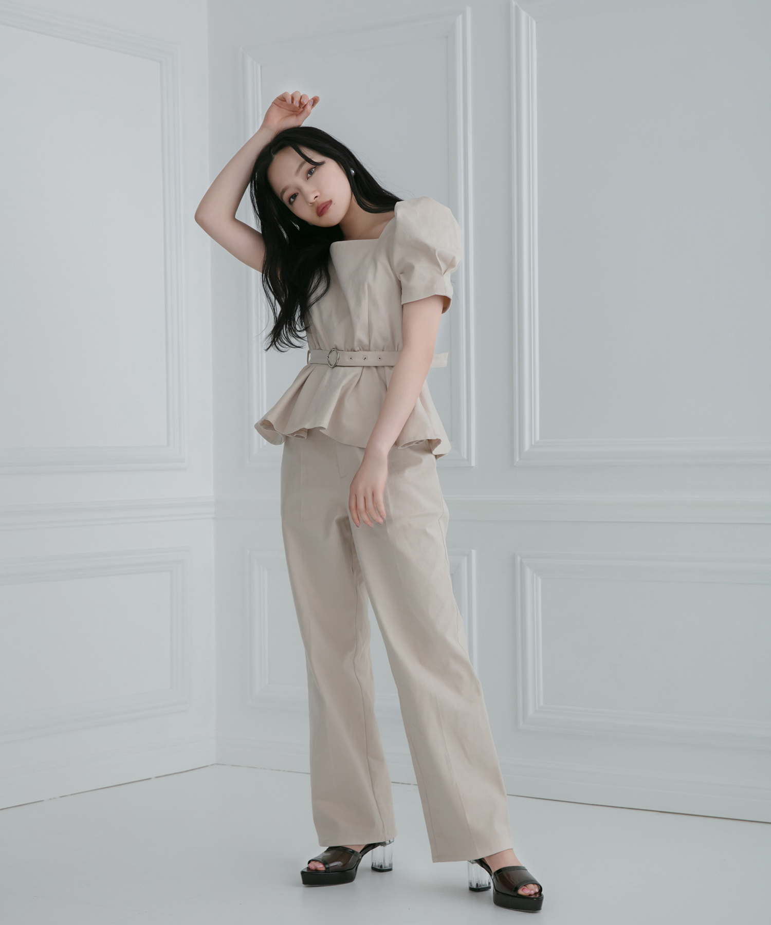 ペプラムトップス