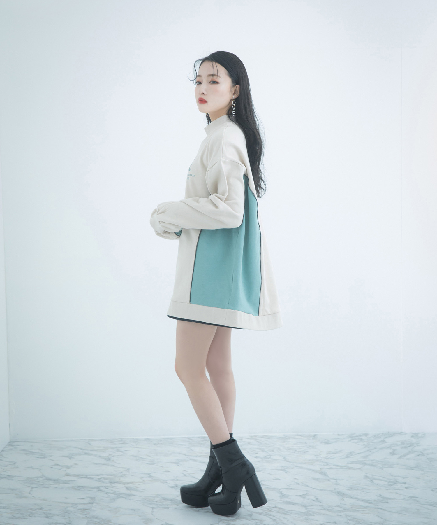 UNISEX ハイネックハイショクスウェット