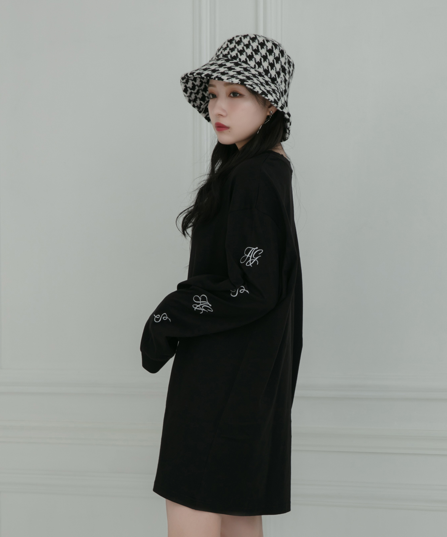 SELECT 千鳥バケットハット