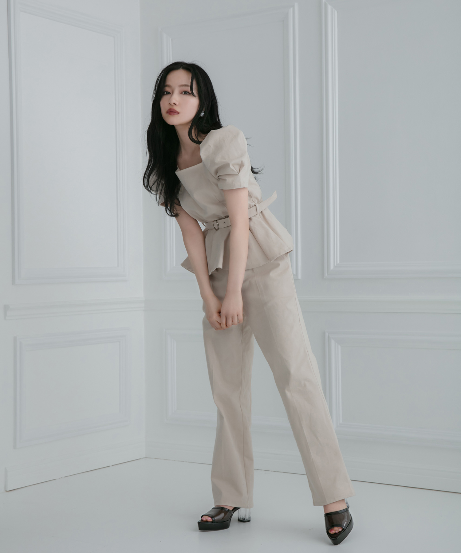 ペプラムトップス