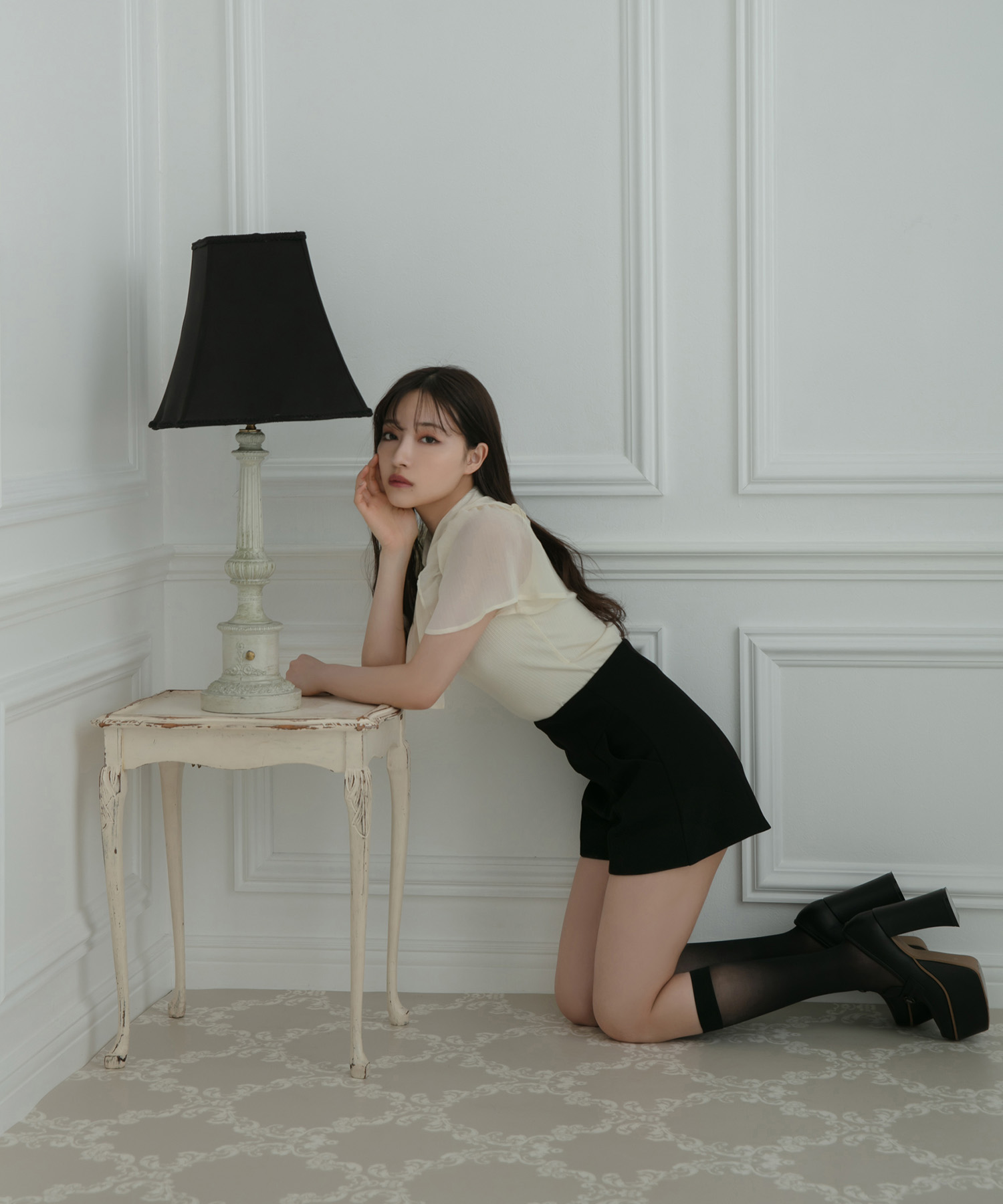 シアーフリルトップス