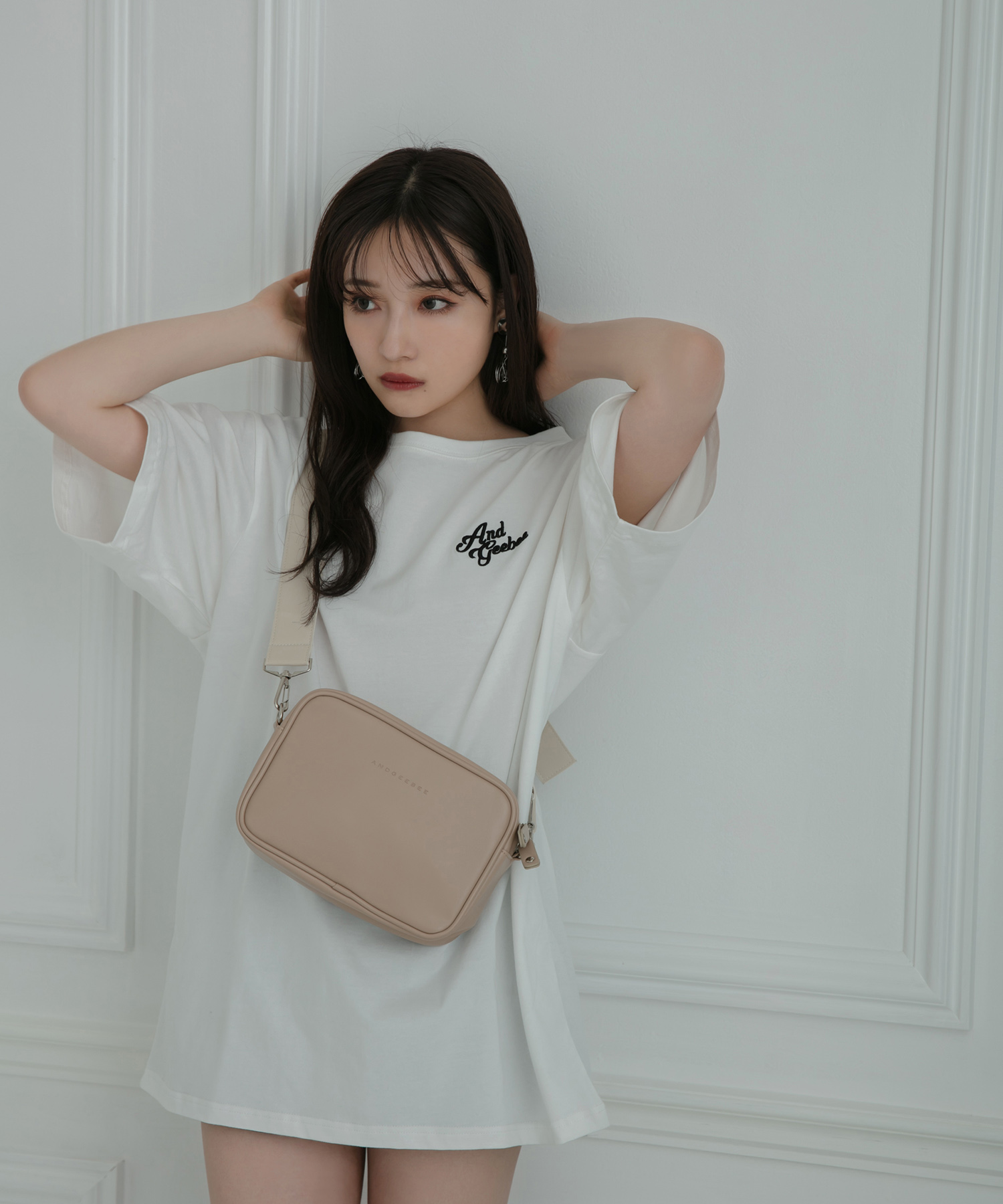 フェイクレザースクエアショルダーバッグ