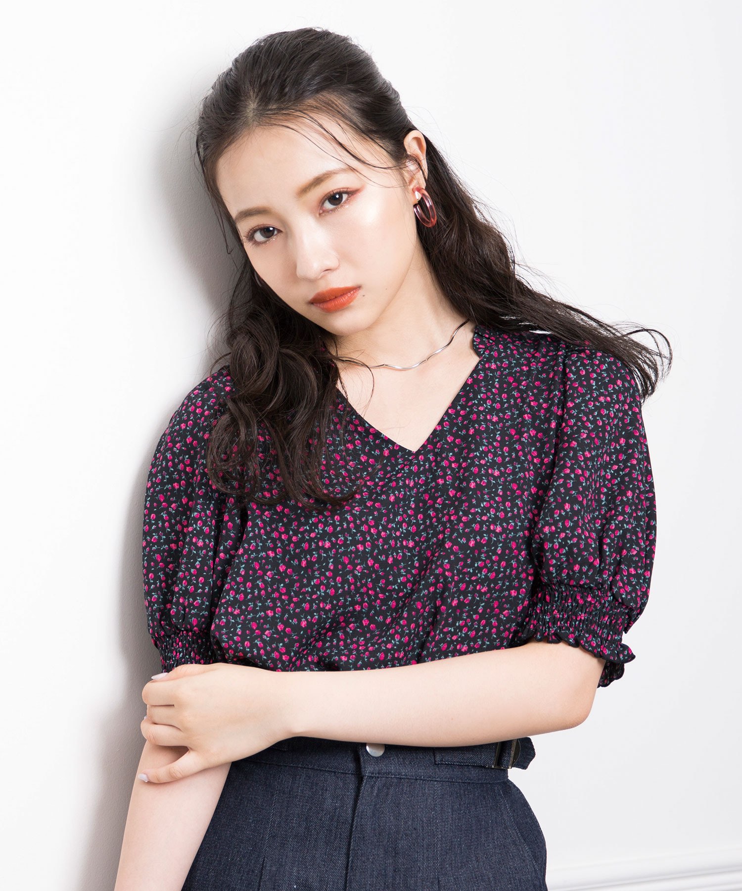 フリルエリトップス