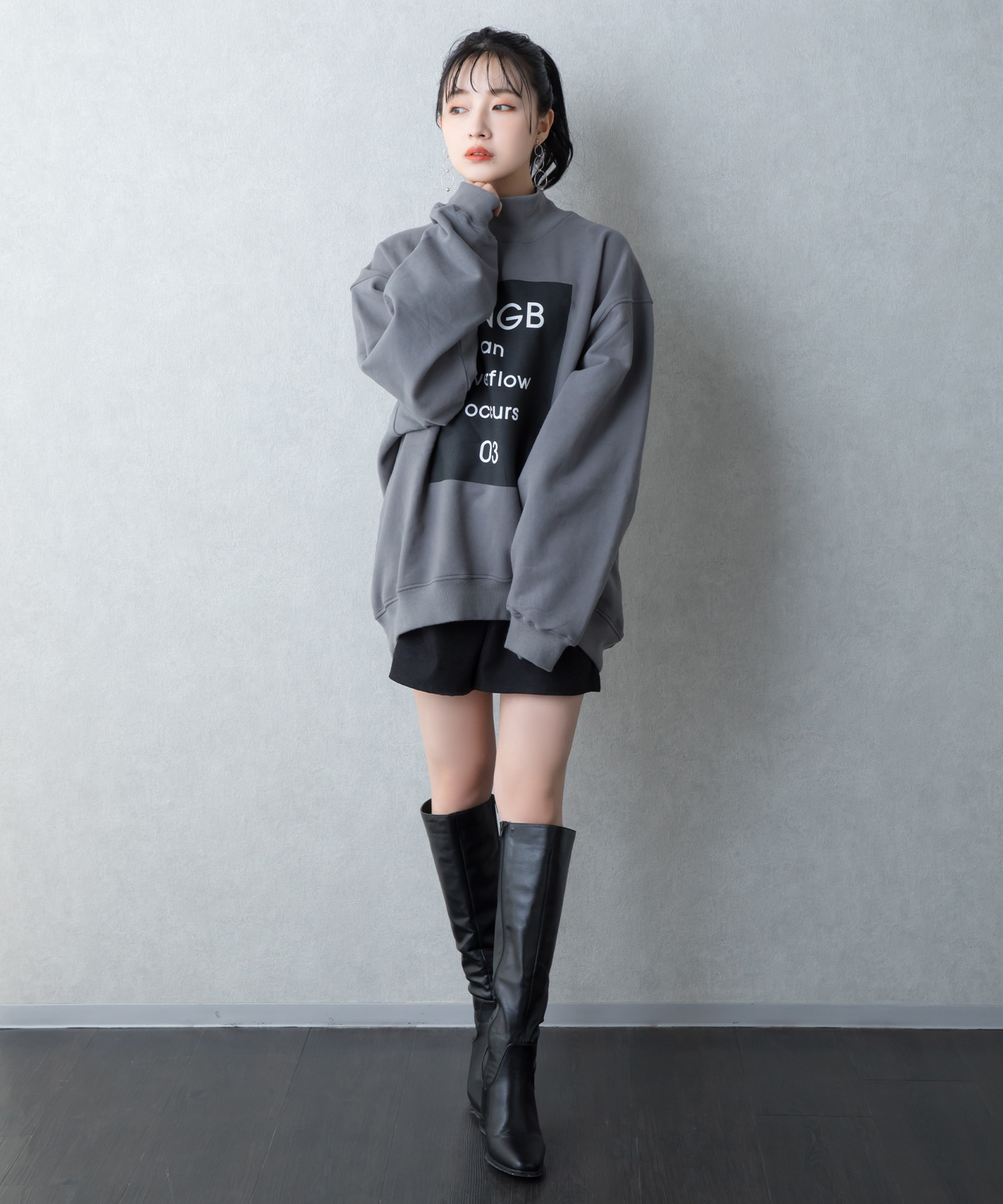 UNISEX ボックススウェット