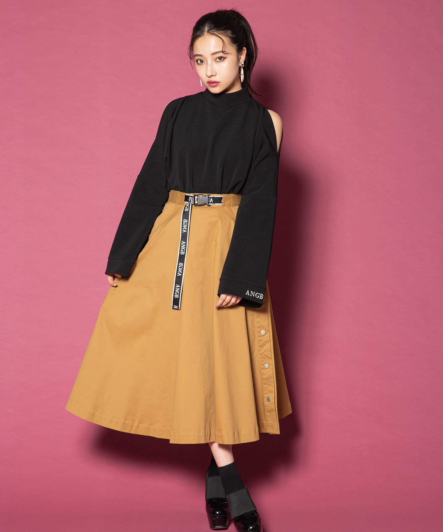 サイドボタンフレアスカート