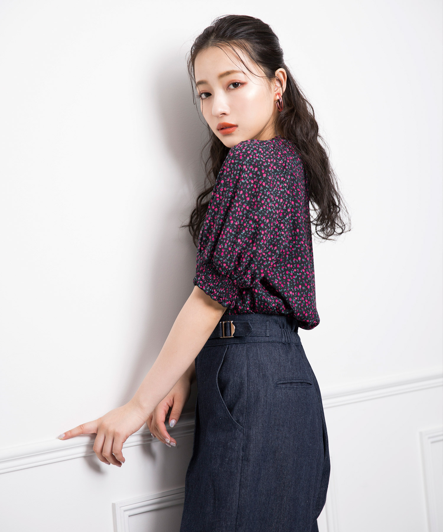 フリルエリトップス