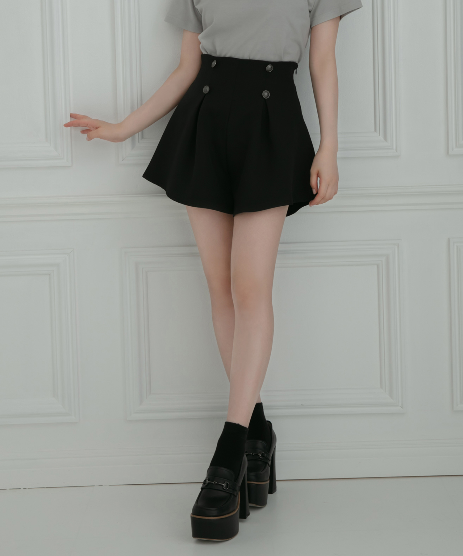 タックフレアショーパン