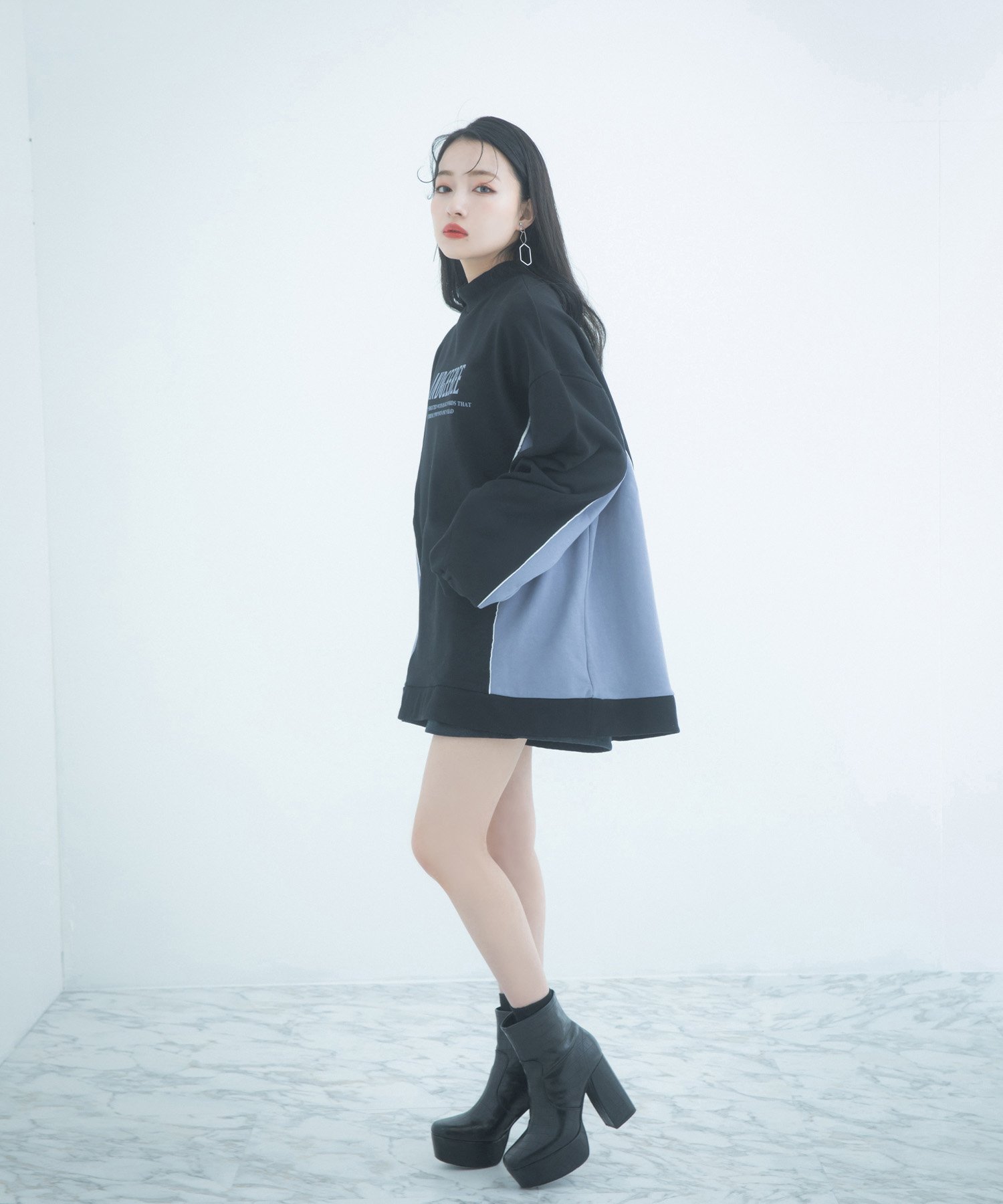 UNISEX ハイネックハイショクスウェット