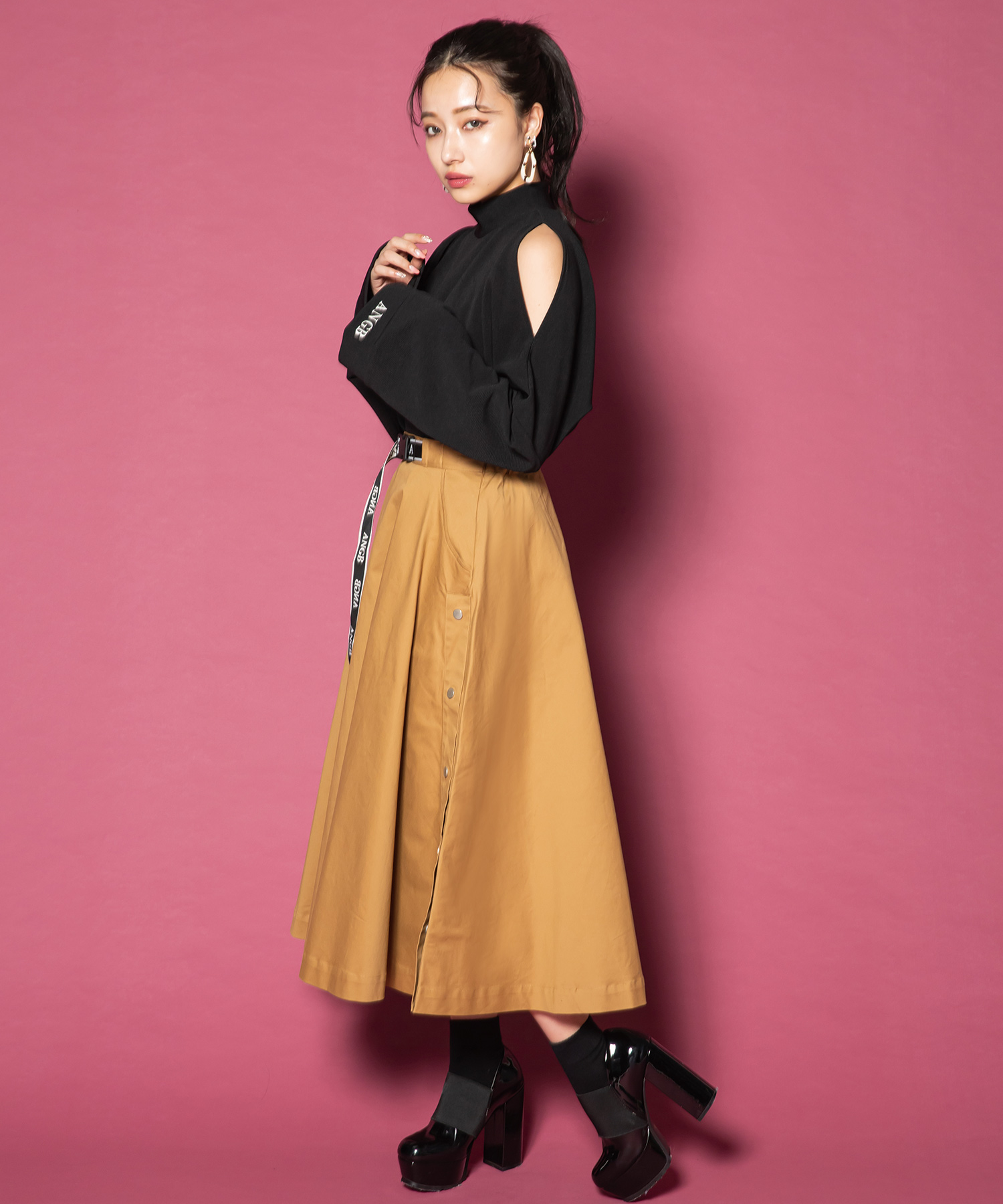 サイドボタンフレアスカート