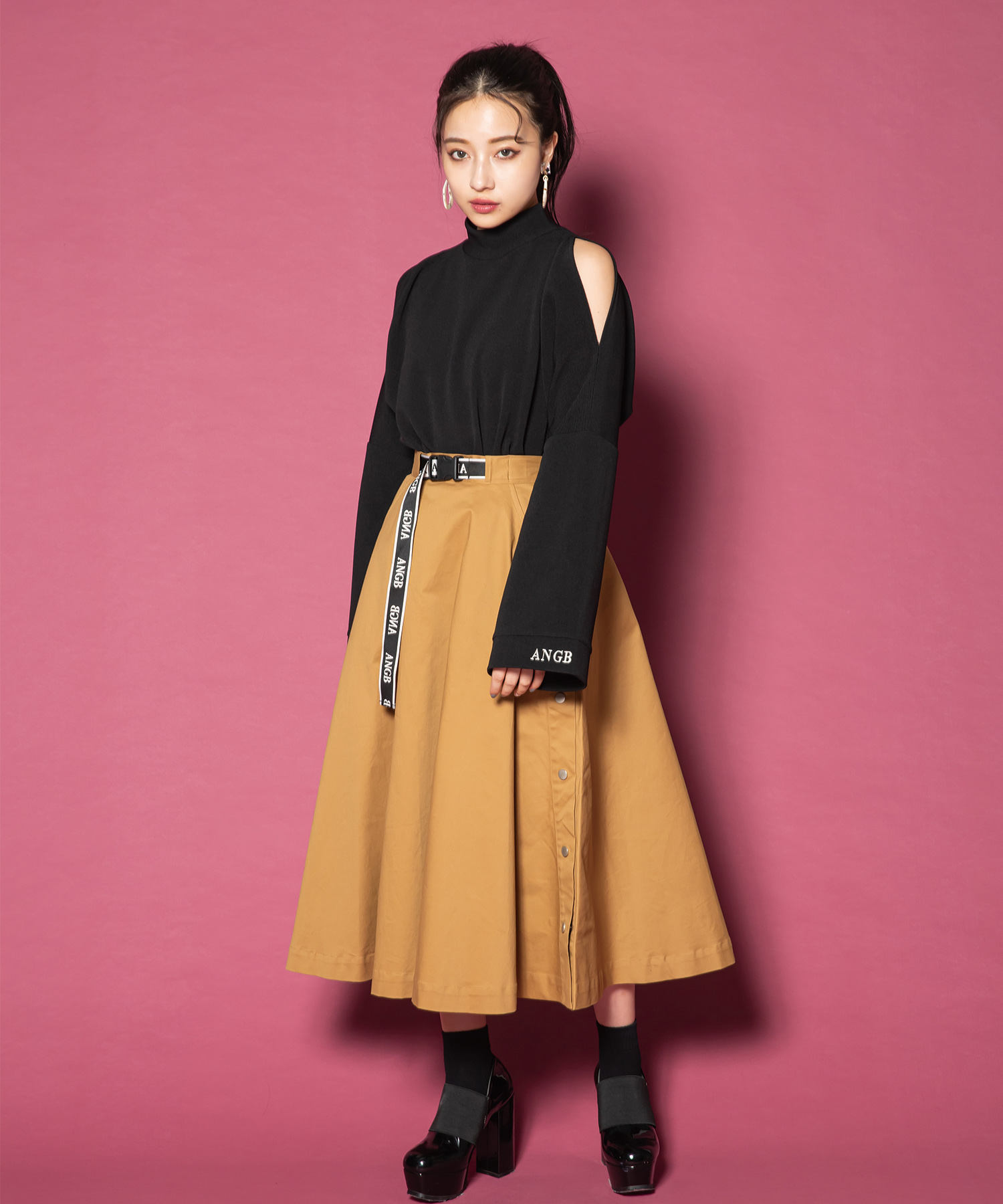 サイドボタンフレアスカート