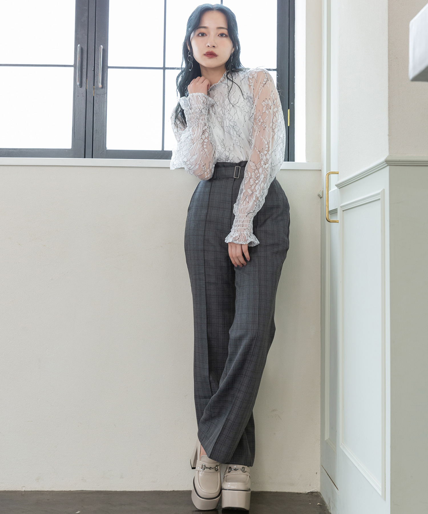 ピンタックフレアパンツ