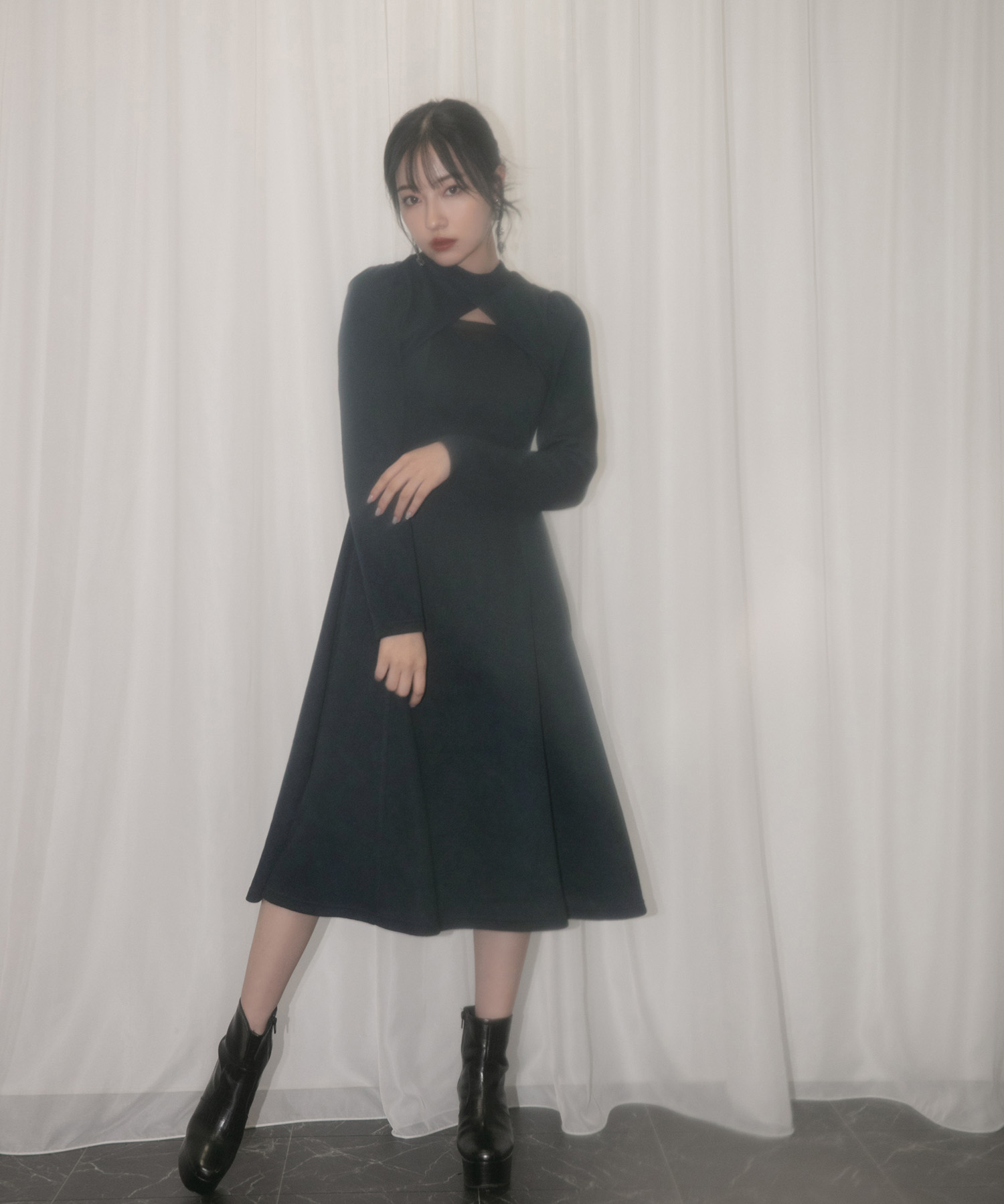 フロントオープンカットワンピ