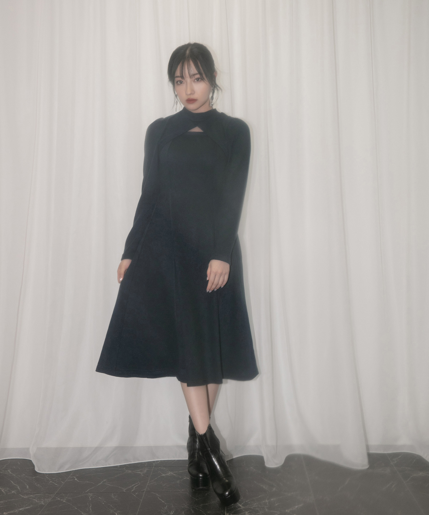 フロントオープンカットワンピ