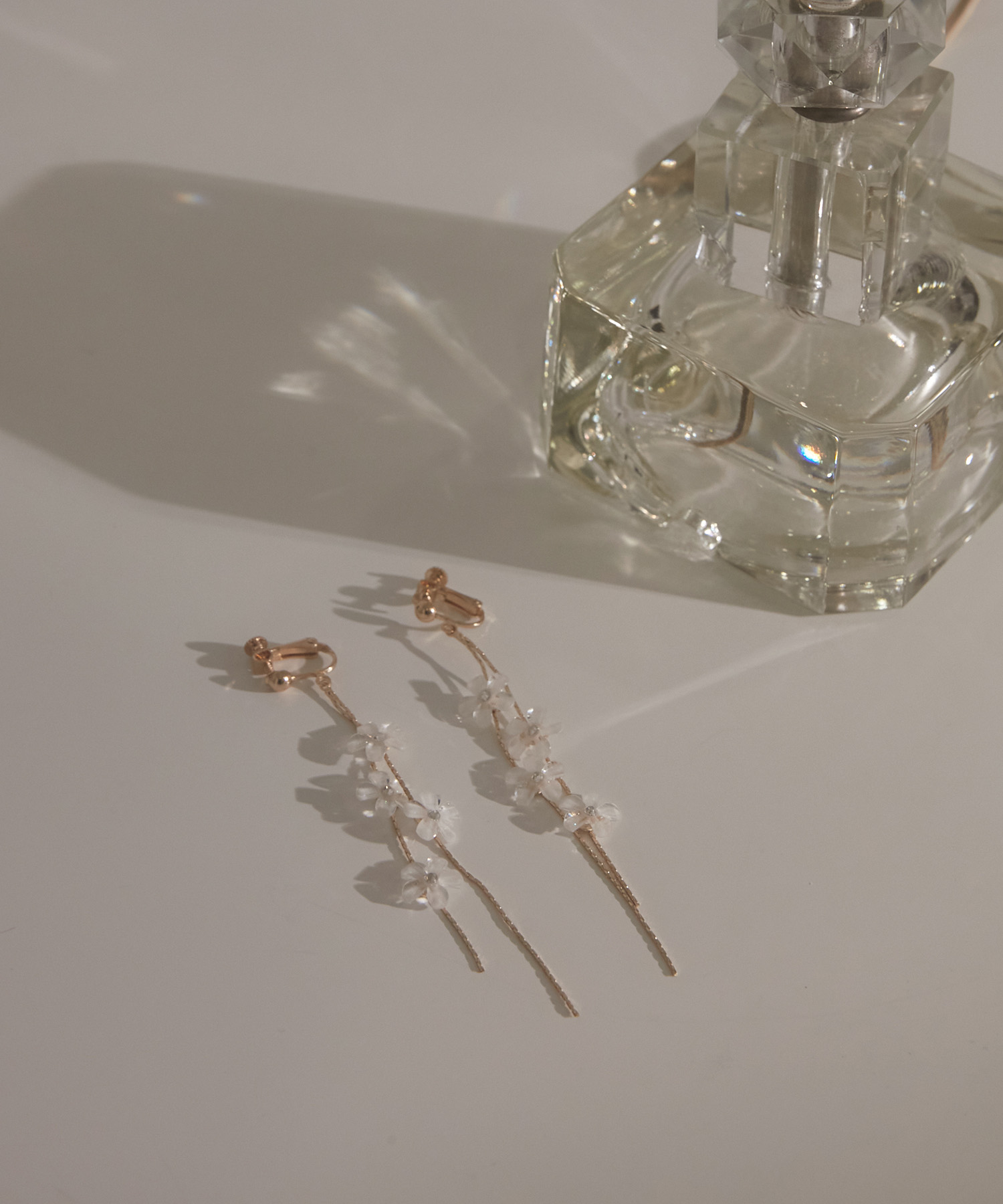 SELECT ホワイトフラワーイヤリング