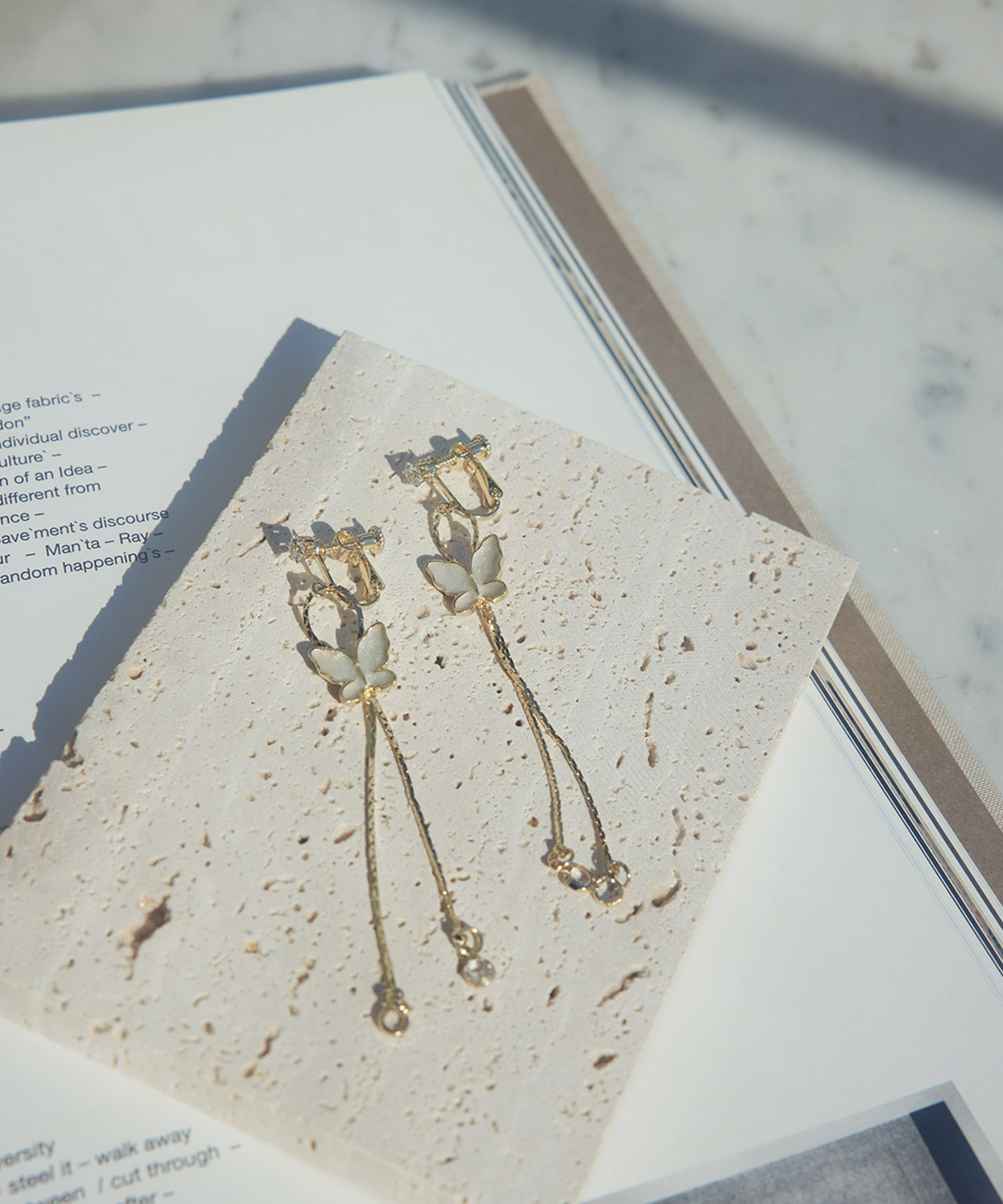 SELECT バタフライイヤリング