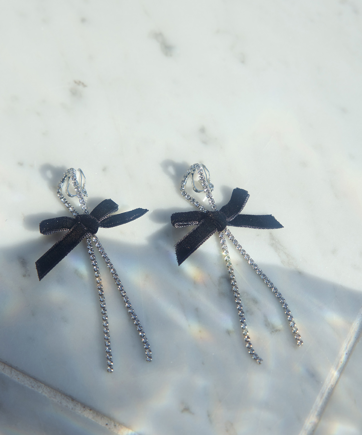 SELECT ビジューリボンイヤリング