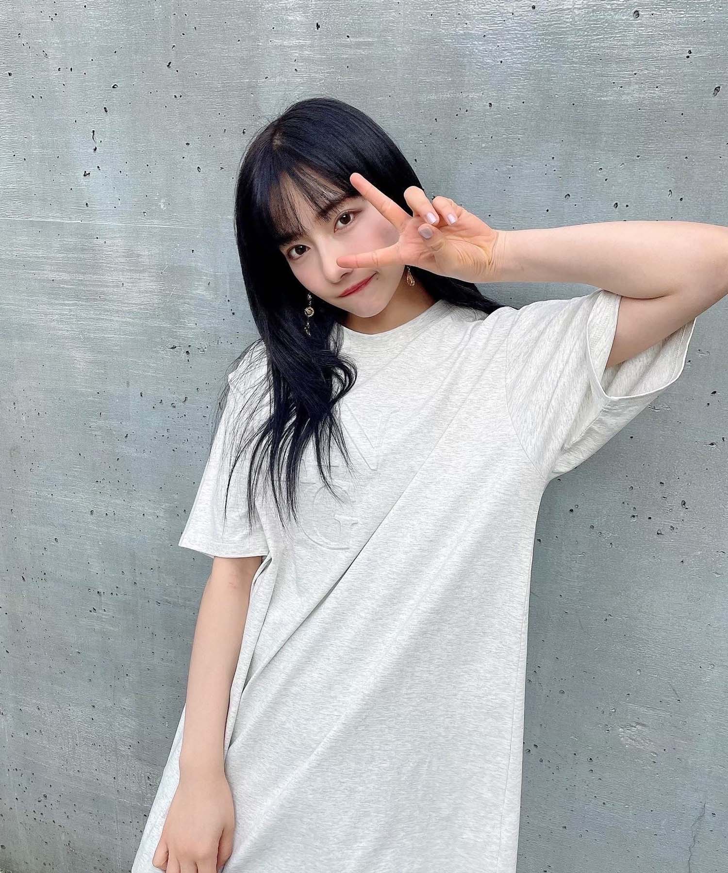 UNISEX エンボスロゴTシャツ