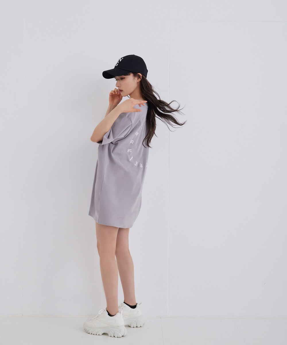 UNISEXサークルエンブロイダリーTシャツ