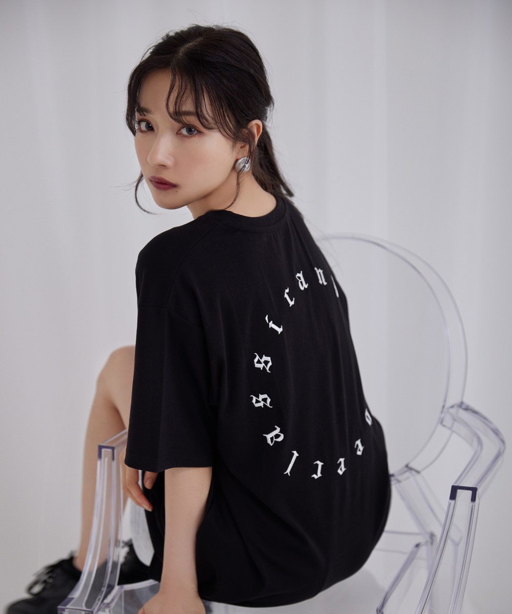 UNISEXサークルエンブロイダリーTシャツ
