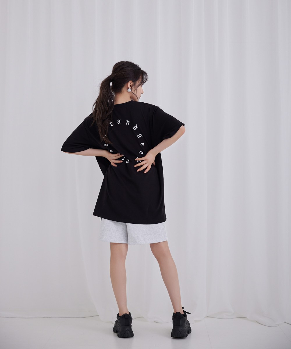 UNISEXサークルエンブロイダリーTシャツ