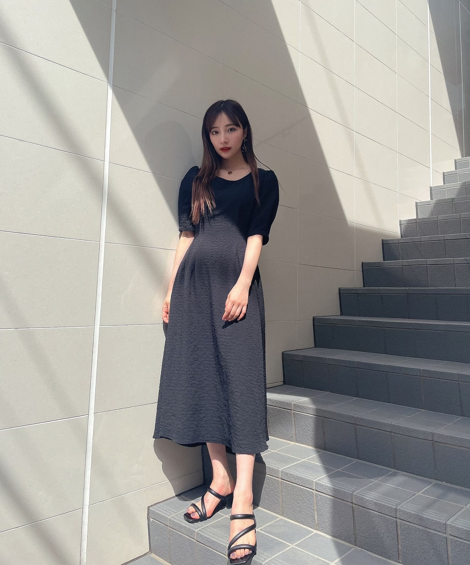 バックオープンワンピ