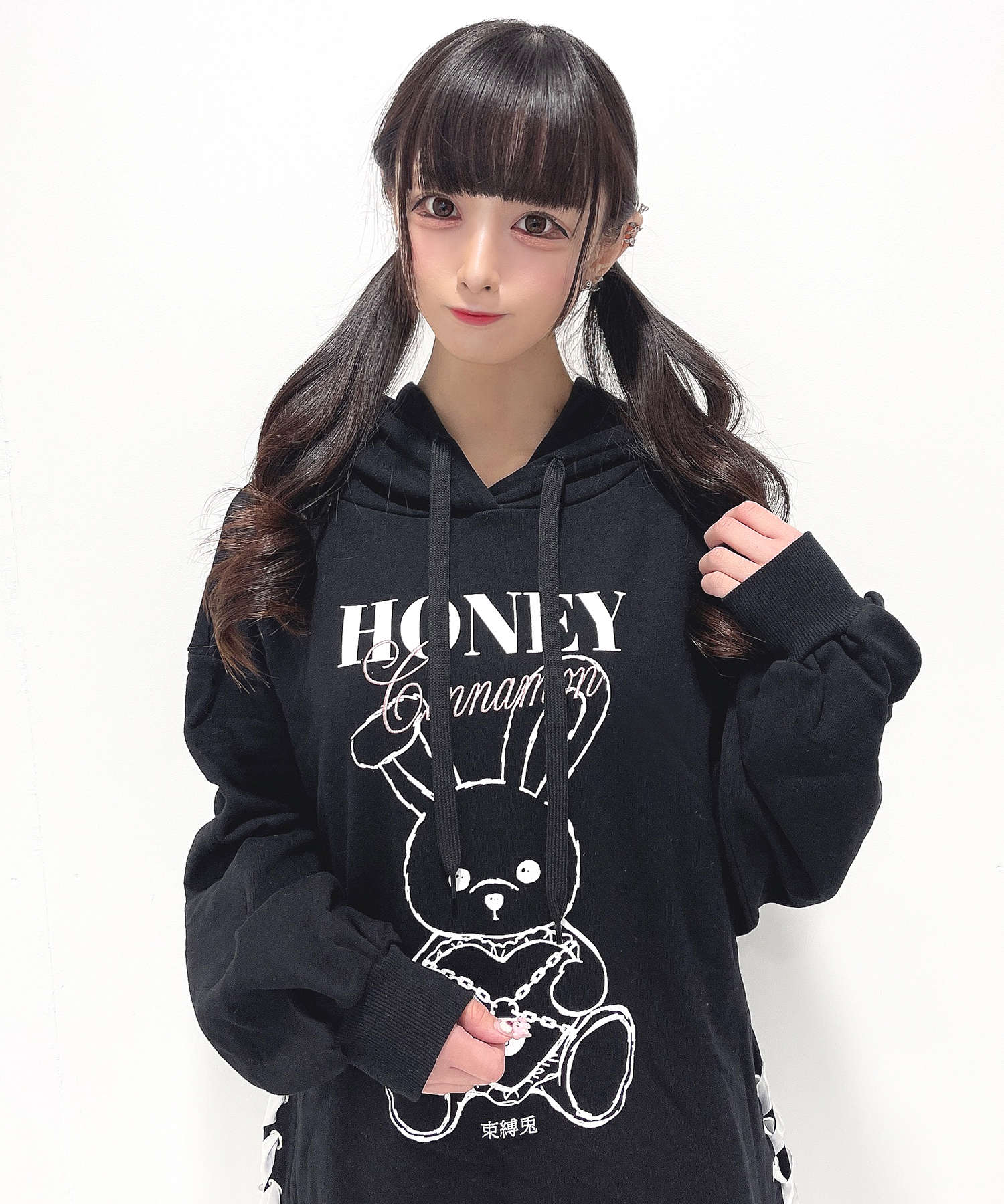 束縛ハニーパーカー – BUNNY APARTMENT