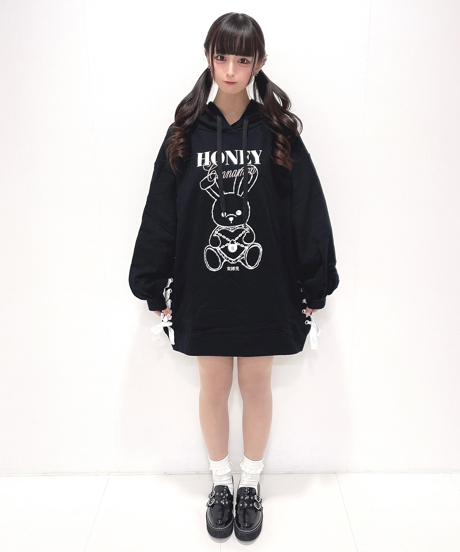 束縛ハニーパーカー – BUNNY APARTMENT