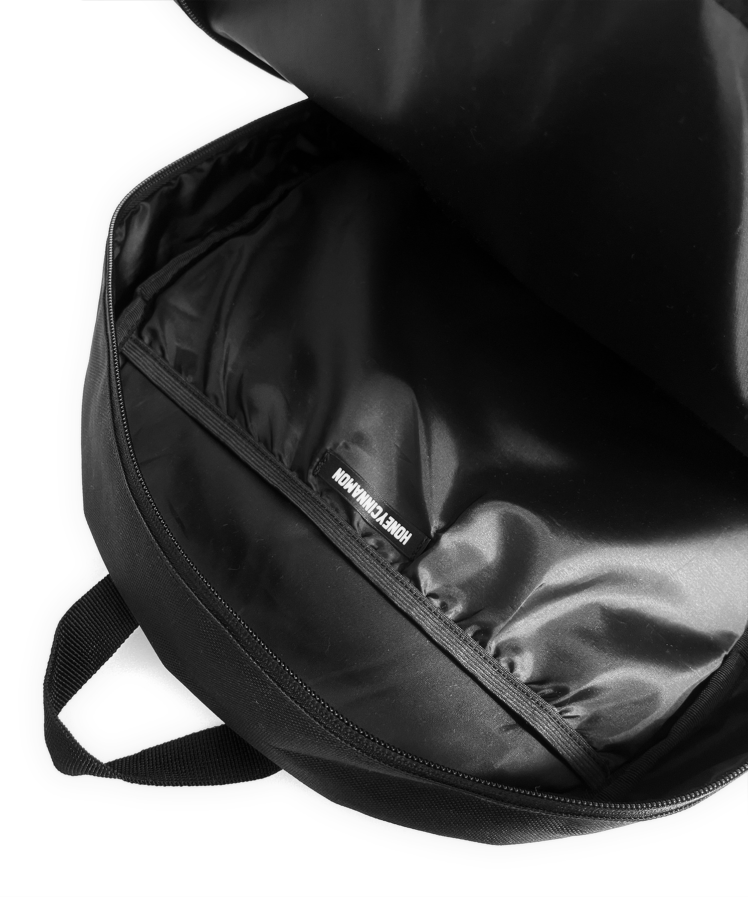 シナモンワッペンリュック