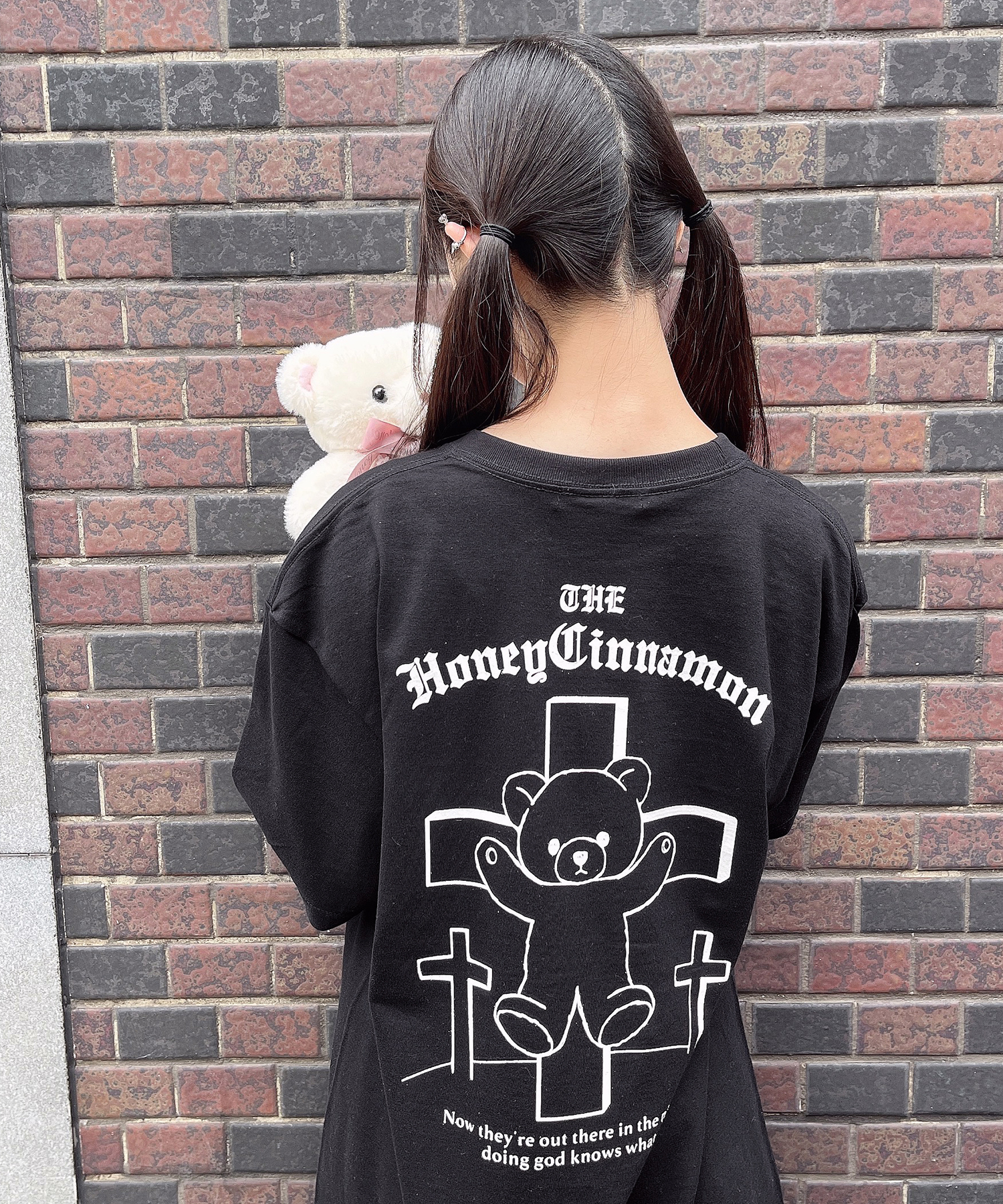 Honey Cinnamon - HONEY CINNAMON デビルシナモン Tシャツ