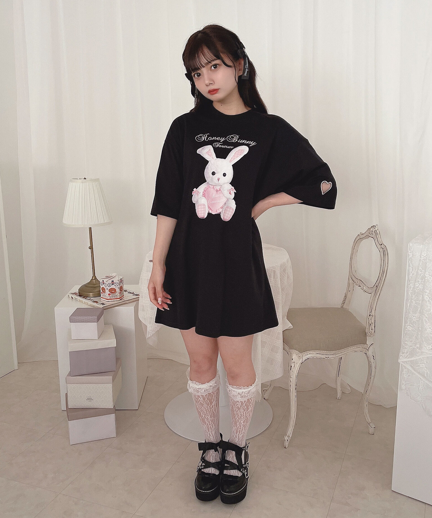 バックレースアップハニーTシャツ