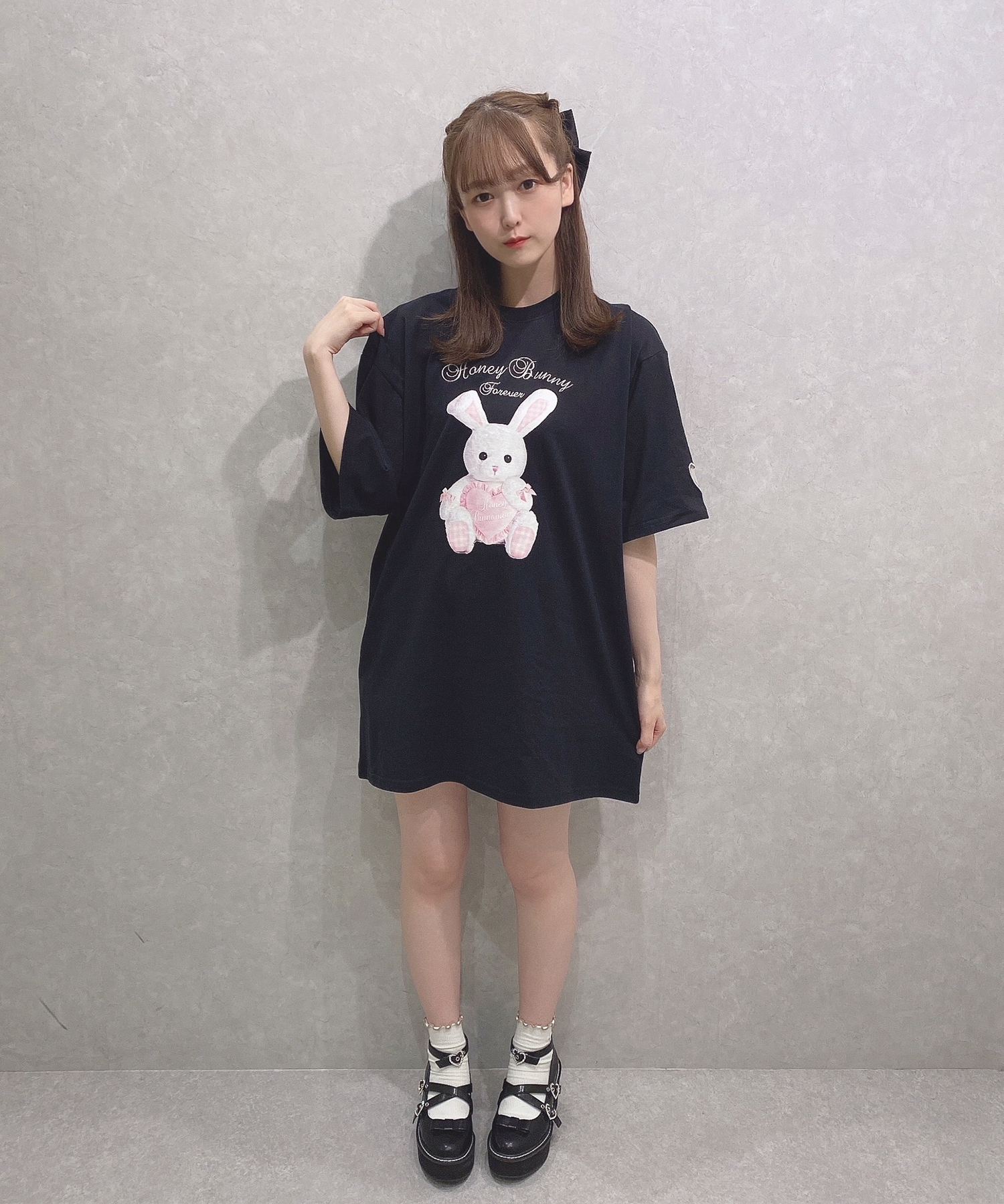 バックレースアップハニーTシャツ