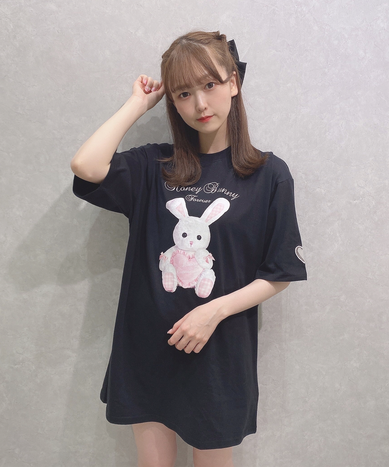 バックレースアップハニーTシャツ