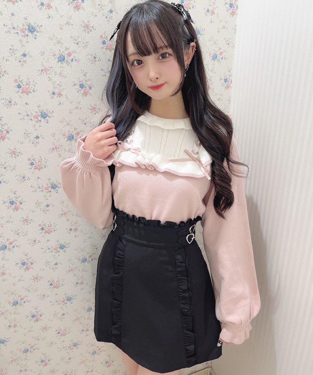 切替フリルニット×サイドベルト台形スカートSET