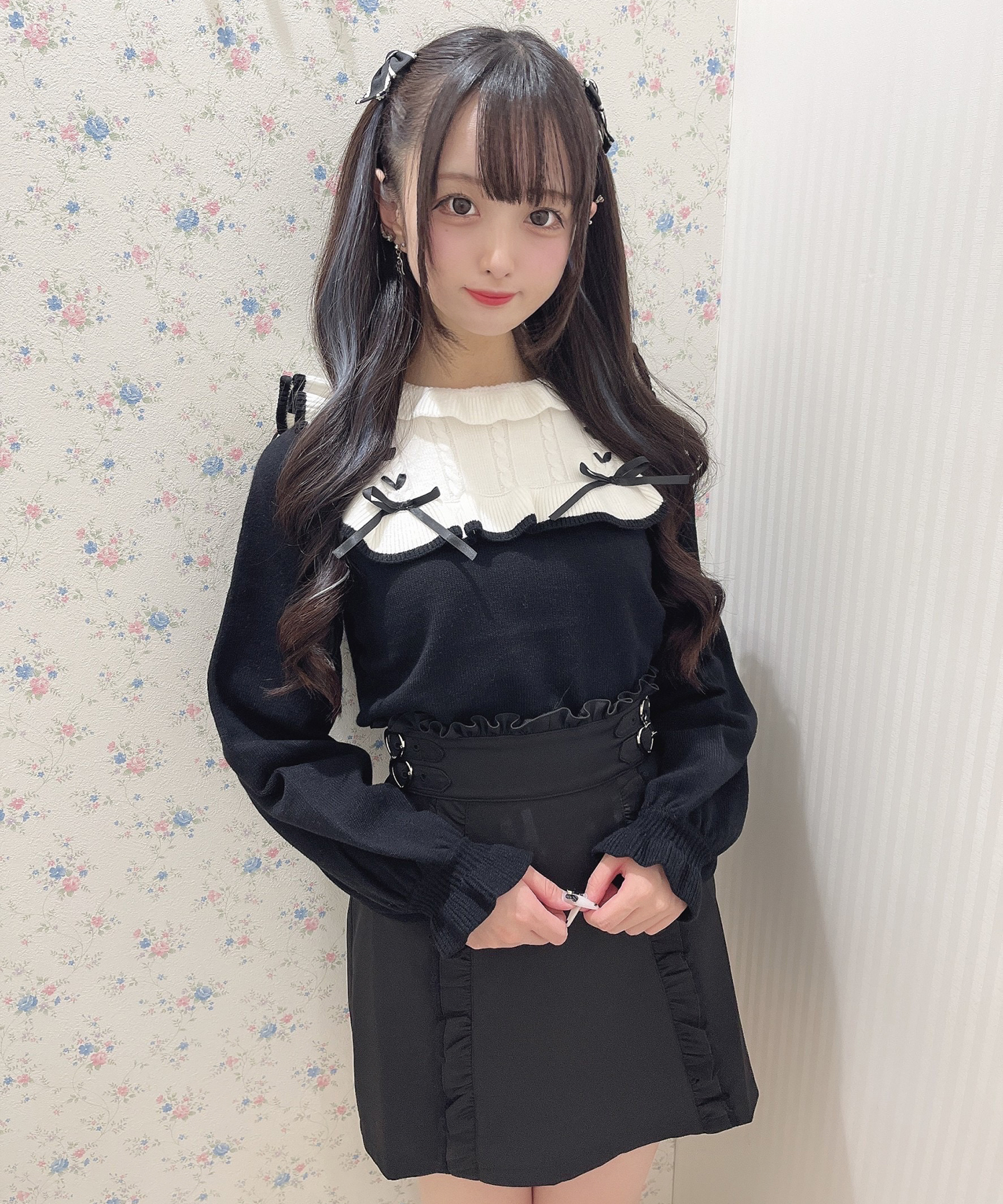 切替フリルニット×サイドベルト台形スカートSET – BUNNY APARTMENT