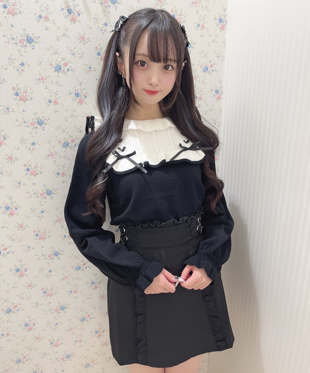 切替フリルニット×サイドベルト台形スカートSET